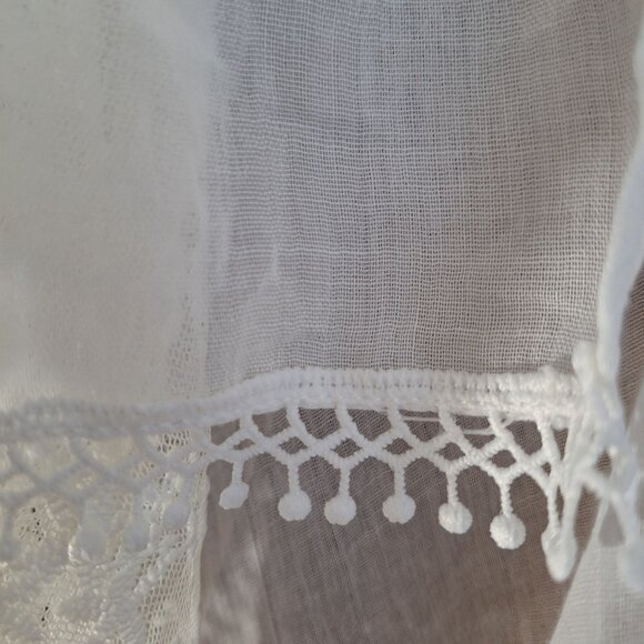 White Lace fringe shawl modest - Picture 5 of 5